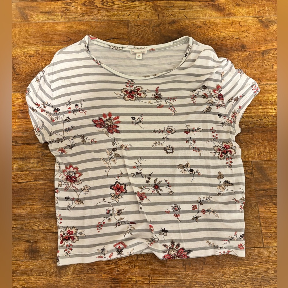 GAP Red and Gray Floral Striped Tee